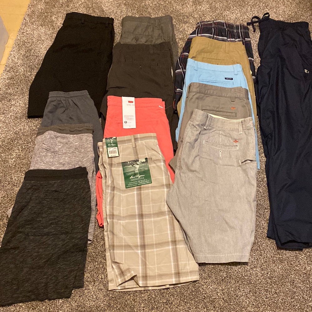 13 pairs all size 36. Brands: Docerks, Cotton On, Champion, ect. Gently worn